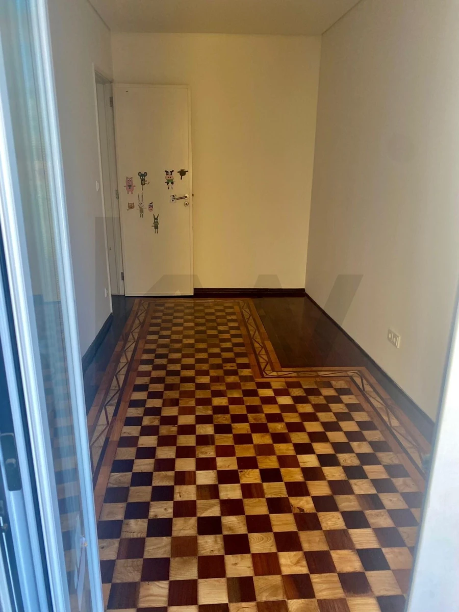 Apartamento T4 para Arrendamento em Avenidas Novas Foto 3