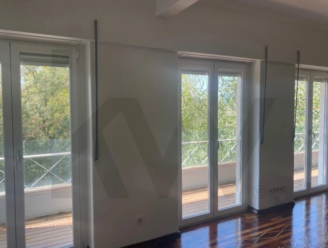Apartamento T4 para Arrendamento em Avenidas Novas Foto 8