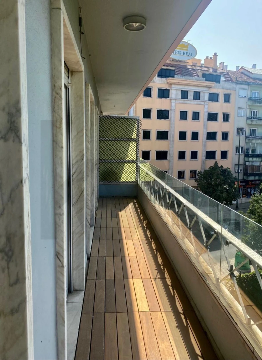 Apartamento T4 para Arrendamento em Avenidas Novas Foto 12