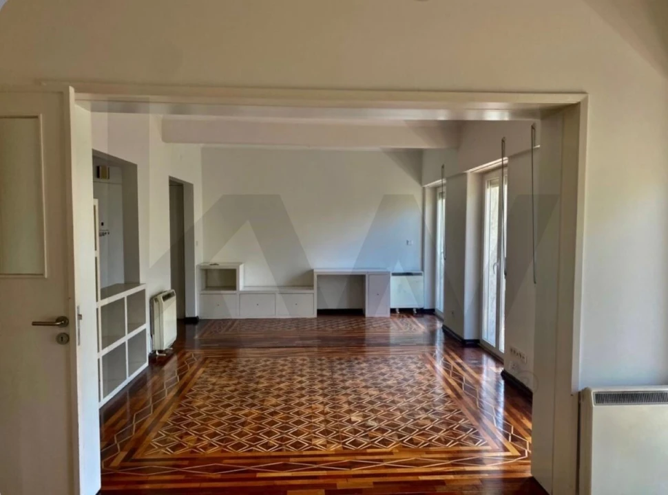 Apartamento T4 para Arrendamento em Avenidas Novas Foto 1