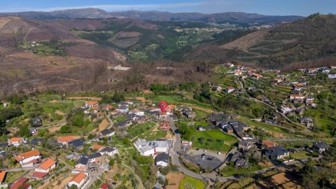 Moradia T5 para Venda em Canelas e Espiunca