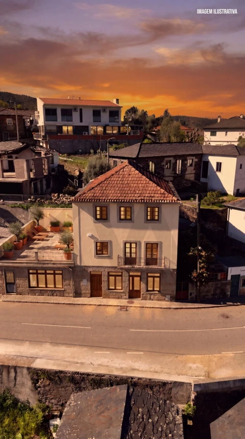 Moradia T5 para Venda em Canelas e Espiunca