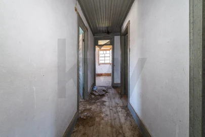 Moradia T5 para Venda em Canelas e Espiunca