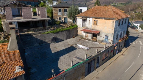 Moradia T5 para Venda em Canelas e Espiunca