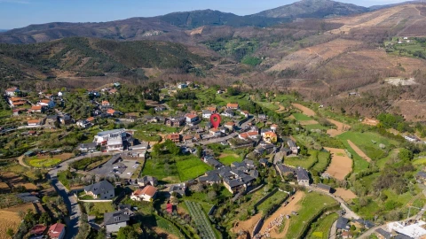 Moradia T5 para Venda em Canelas e Espiunca