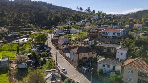 Moradia T5 para Venda em Canelas e Espiunca