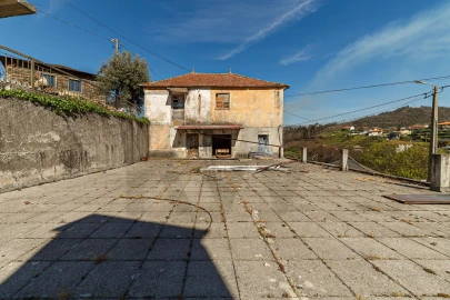 Moradia T5 para Venda em Canelas e Espiunca