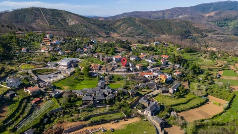 Moradia T5 para Venda em Canelas e Espiunca