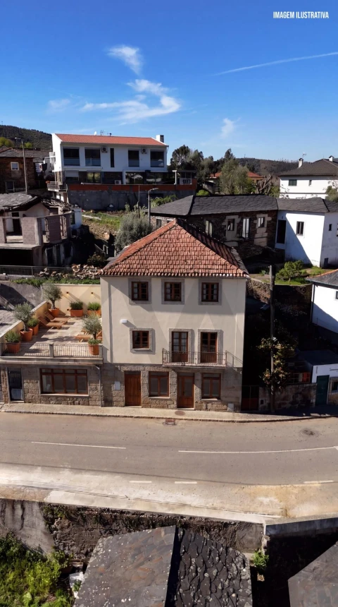 Moradia T5 para Venda em Canelas e Espiunca