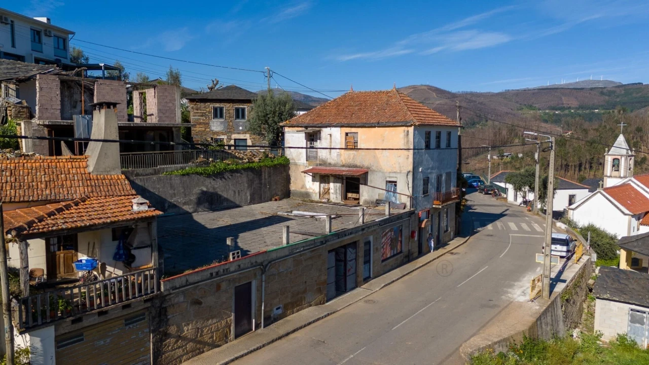 Moradia T5 para Venda em Canelas e Espiunca Foto 5