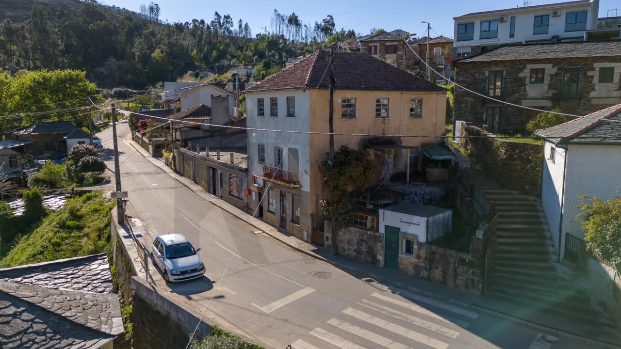 Moradia T5 para Venda em Canelas e Espiunca Foto 4