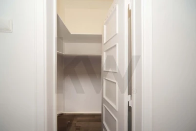 Apartamento T4 para Arrendamento em Alvalade