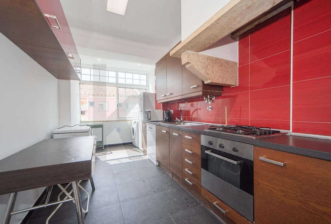 Apartamento T4 para Arrendamento em Alvalade Foto 6
