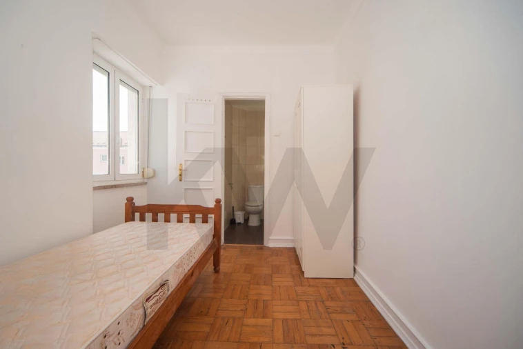 Apartamento T4 para Arrendamento em Alvalade Foto 9