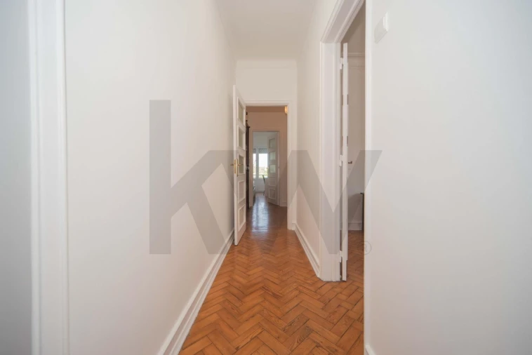 Apartamento T4 para Arrendamento em Alvalade Foto 20