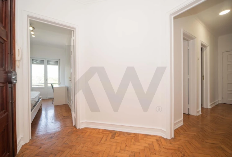 Apartamento T4 para Arrendamento em Alvalade Foto 17