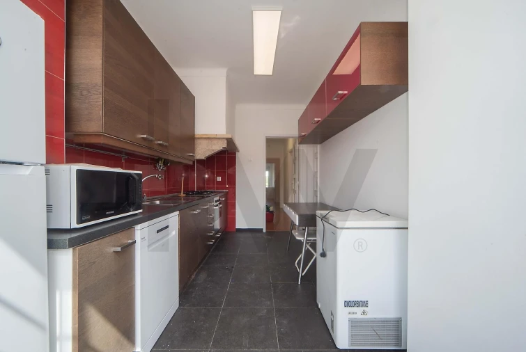 Apartamento T4 para Arrendamento em Alvalade Foto 4