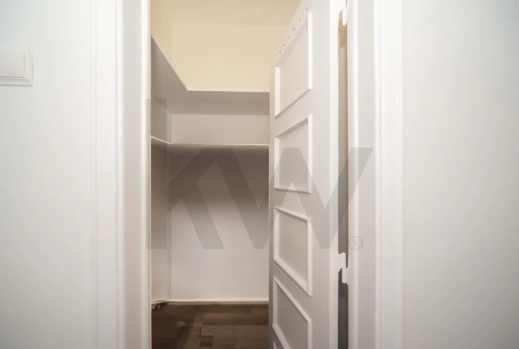 Apartamento T4 para Arrendamento em Alvalade Foto 10
