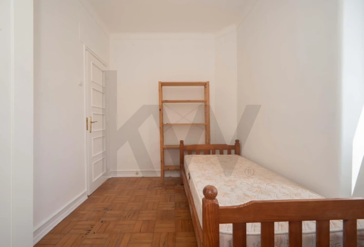 Apartamento T4 para Arrendamento em Alvalade Foto 8