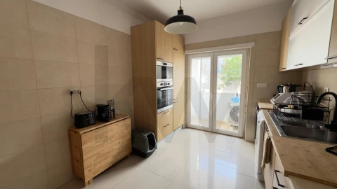 Apartamento T2 para Venda em Queluz e Belas