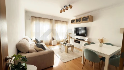 Apartamento T2 para Venda em Queluz e Belas