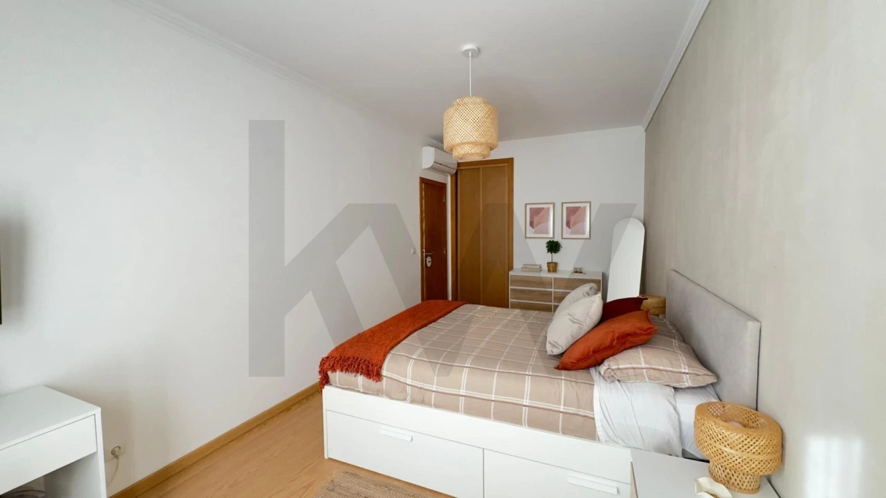 Apartamento T2 para Venda em Queluz e Belas Foto 3