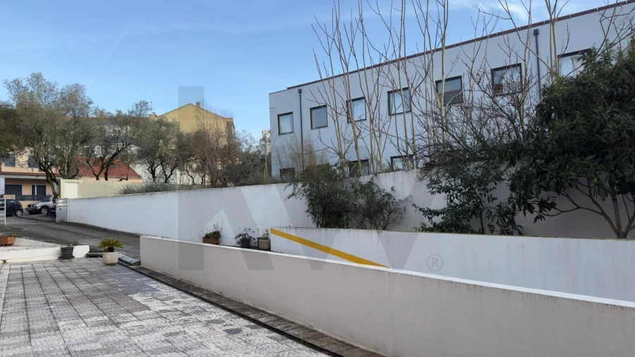 Apartamento T2 para Venda em Queluz e Belas Foto 6