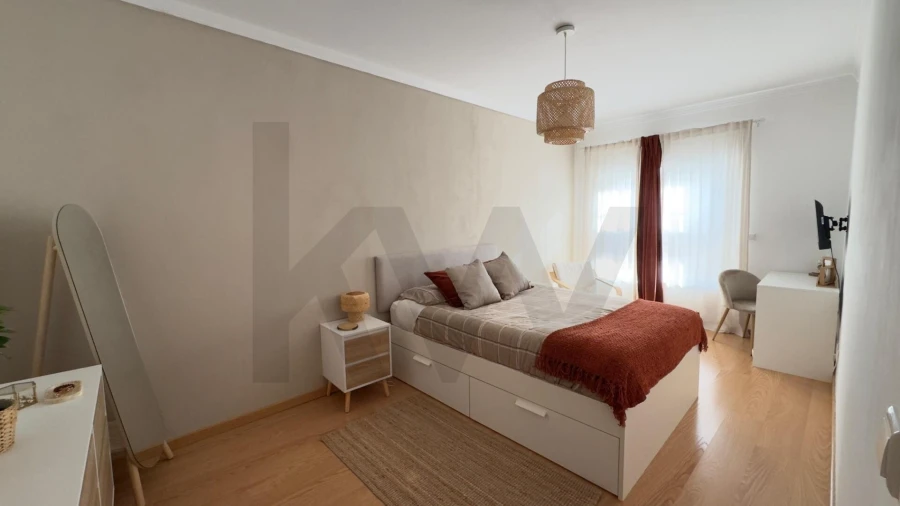 Apartamento T2 para Venda em Queluz e Belas Foto 2