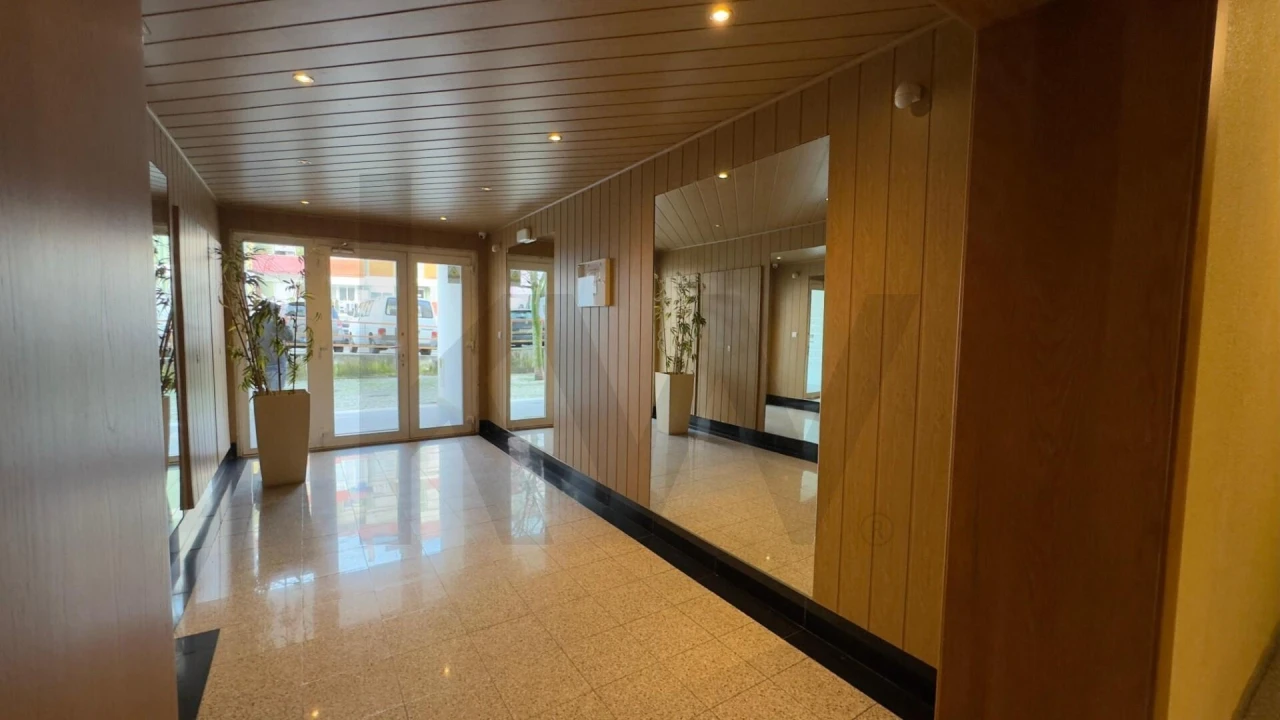 Apartamento T2 para Venda em Queluz e Belas Foto 8