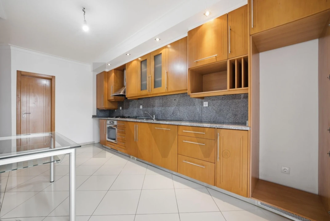 Apartamento T2 para Venda em Tavarede Foto 5