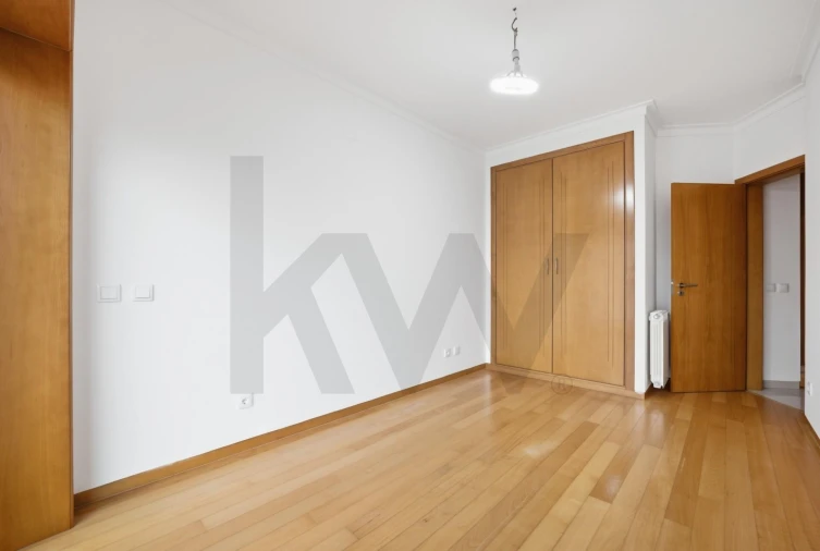 Apartamento T2 para Venda em Tavarede Foto 8