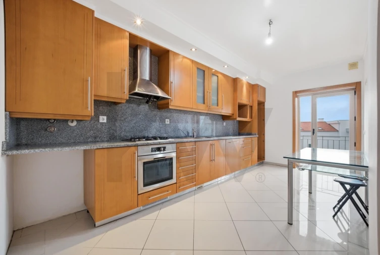 Apartamento T2 para Venda em Tavarede Foto 6