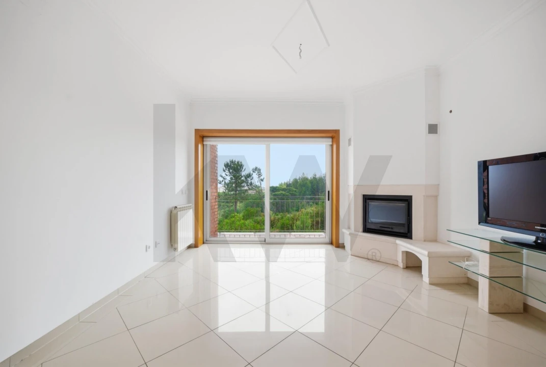 Apartamento T2 para Venda em Tavarede Foto 3
