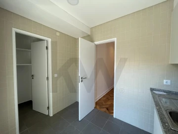 Apartamento T1 para Arrendamento em São Vicente