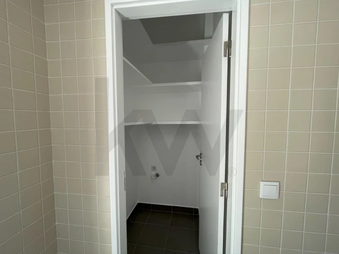 Apartamento T1 para Arrendamento em São Vicente Foto 17