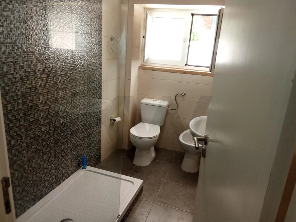 Apartamento T1 para Arrendamento em Algés, Linda-A-Velha e Cruz Quebrada-Dafundo Foto 10