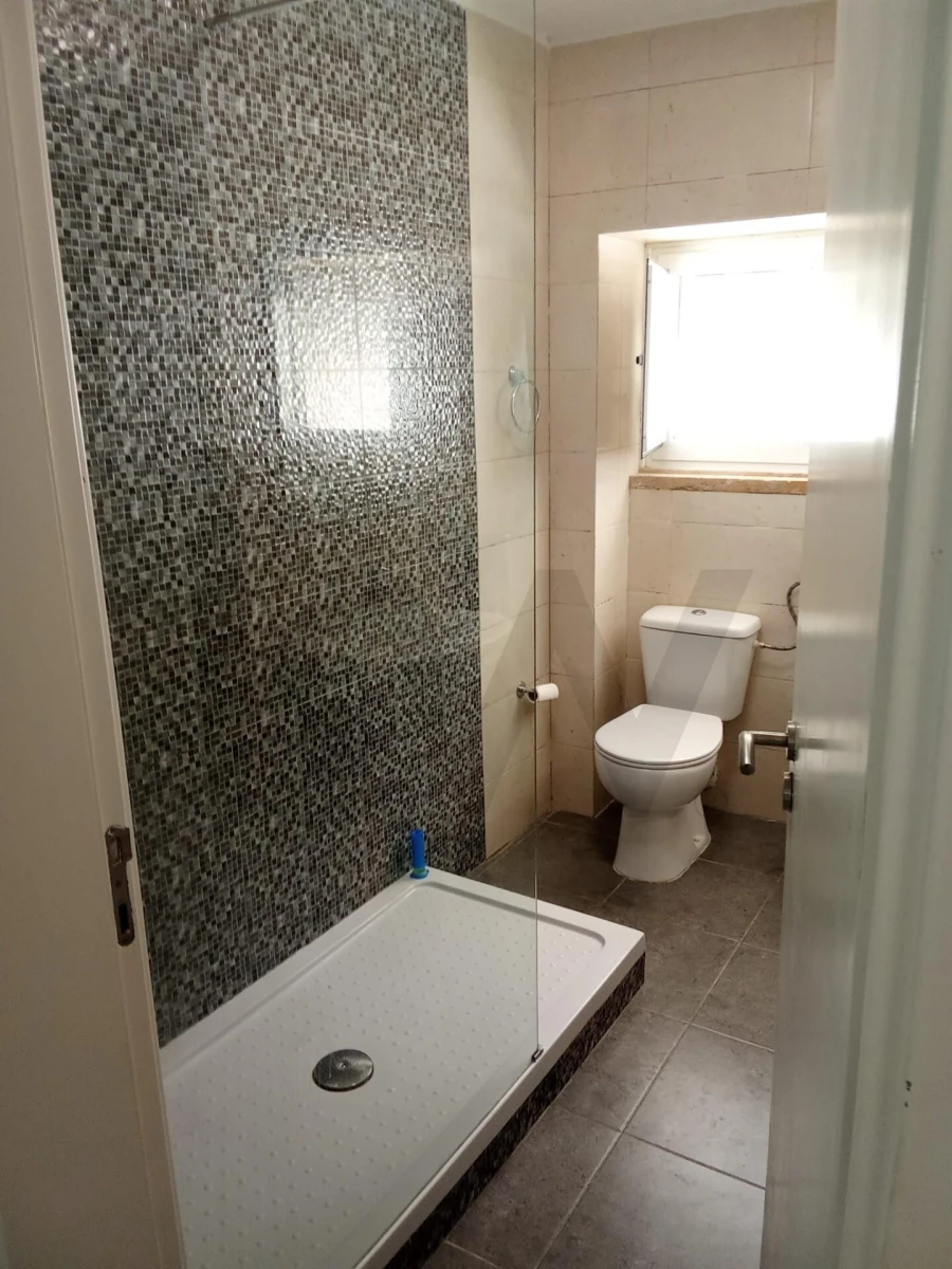 Apartamento T1 para Arrendamento em Algés, Linda-A-Velha e Cruz Quebrada-Dafundo Foto 11