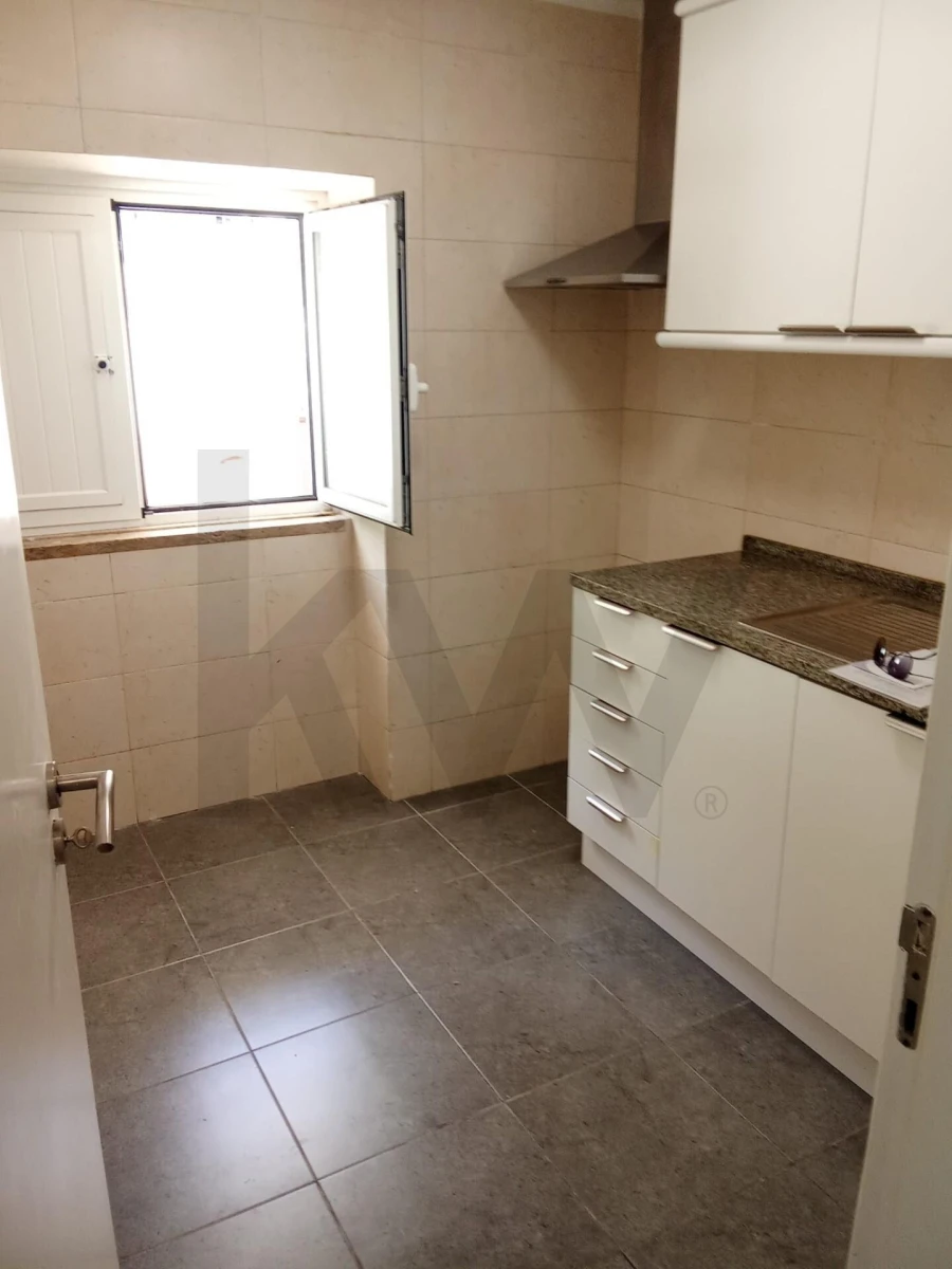 Apartamento T1 para Arrendamento em Algés, Linda-A-Velha e Cruz Quebrada-Dafundo Foto 9
