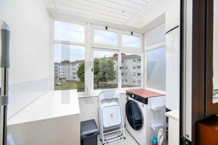 Apartamento T1 para Venda em Ramalde Foto 7