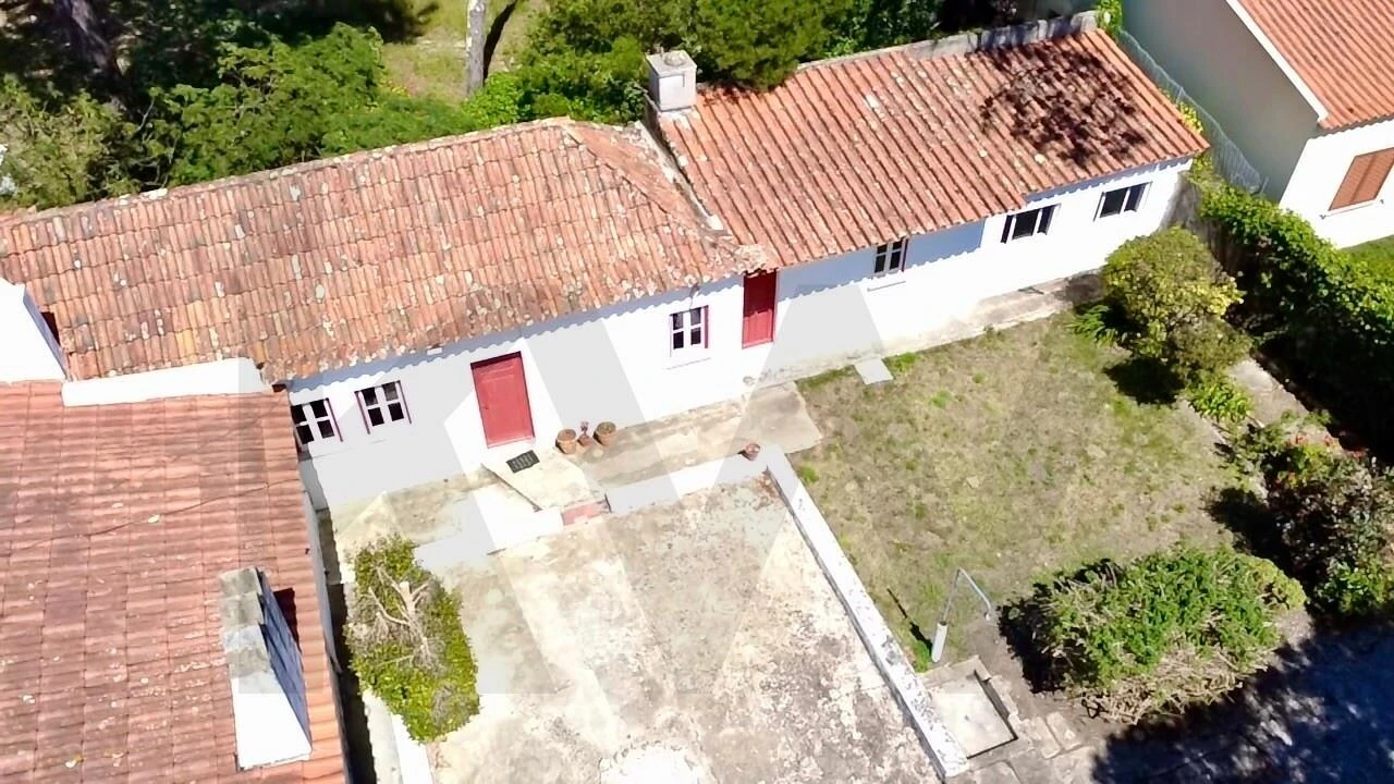 Moradia T1 para Arrendamento em Colares Foto 3