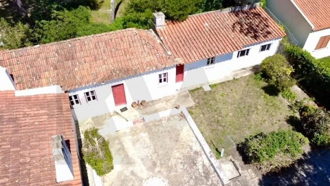 Moradia T1 para Arrendamento em Colares
