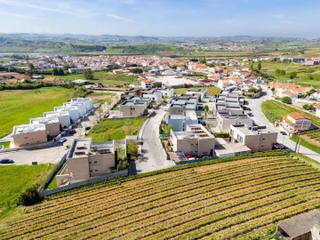 Moradia T5 para Venda em Ponte do Rol