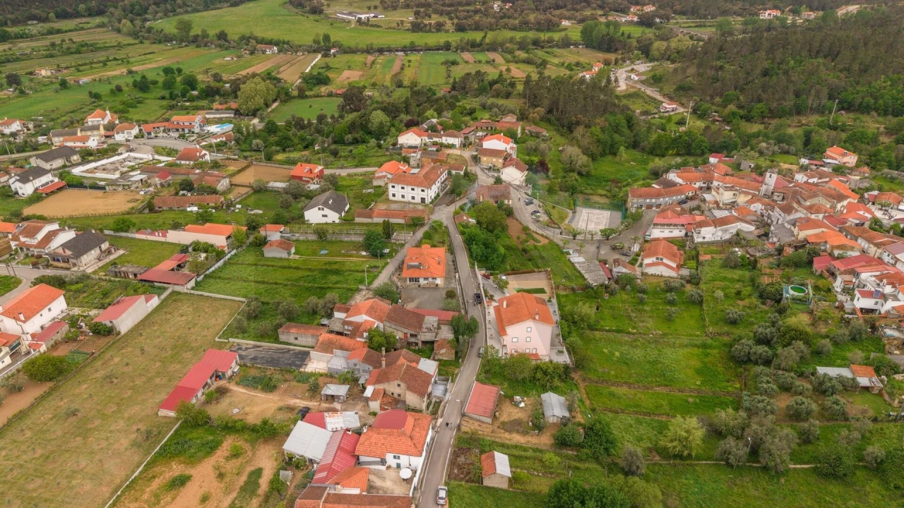 Moradia T3 para Venda em Secarias Foto 19
