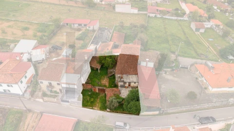 Moradia T3 para Venda em Secarias