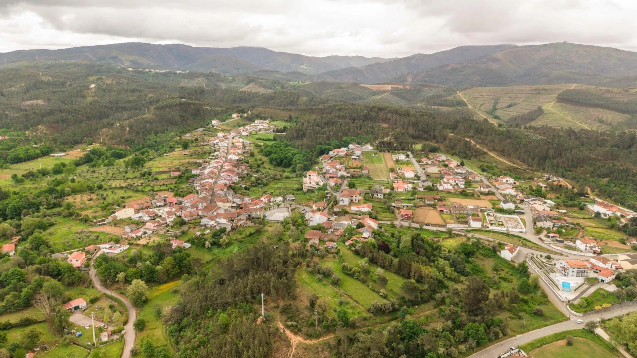 Moradia T3 para Venda em Secarias Foto 30