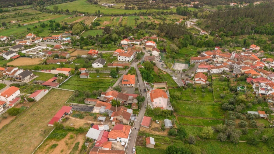 Moradia T3 para Venda em Secarias Foto 19