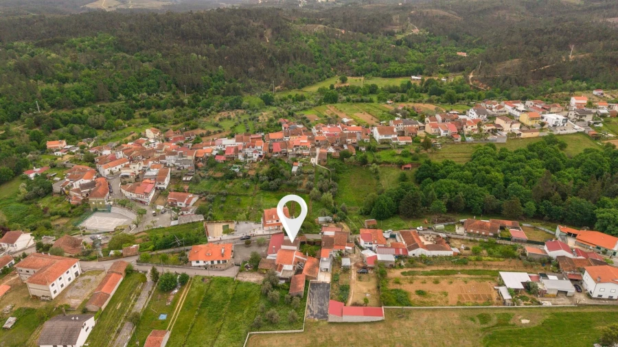 Moradia T3 para Venda em Secarias Foto 23