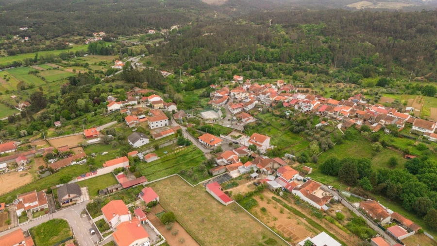 Moradia T3 para Venda em Secarias Foto 26