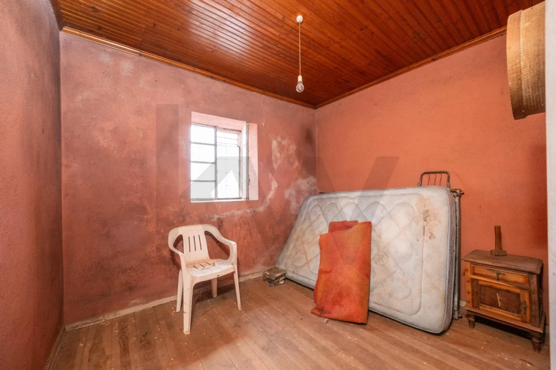 Moradia T3 para Venda em Secarias Foto 4
