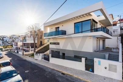 Moradia T5 para Venda em Odivelas